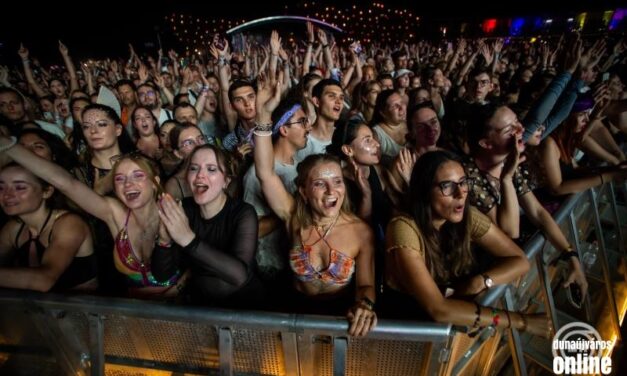 Billy Idol nyáron ismét a Budapest Parkban lép fel