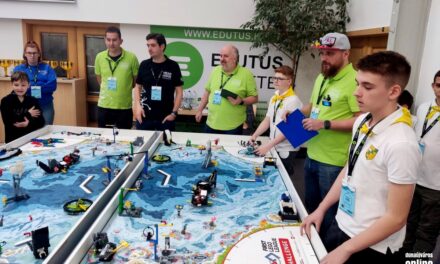 Remekelt a Vasvári csapata a robotversenyen