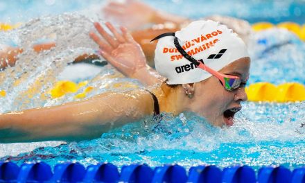 B-döntő és egyéni csúcsok a medencében