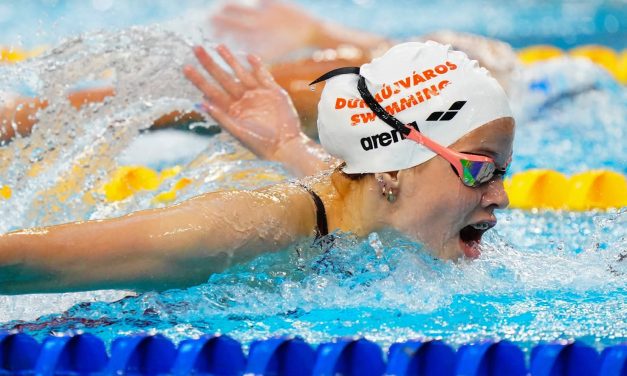 B-döntő és egyéni csúcsok a medencében