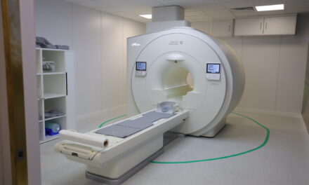 Átadták a kórház új, modern MR vizsgálóját