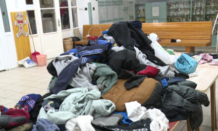 Gazdára találtak az elhagyott ruhadarabok