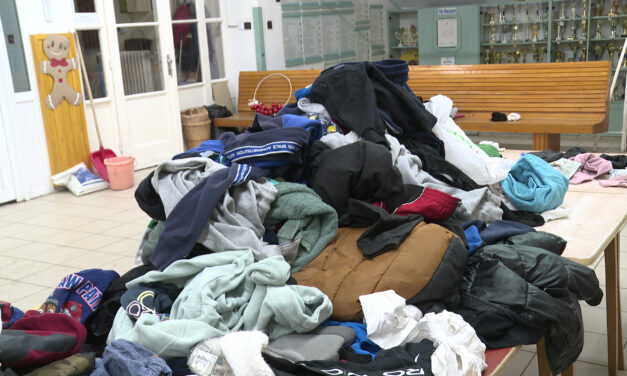 Gazdára találtak az elhagyott ruhadarabok