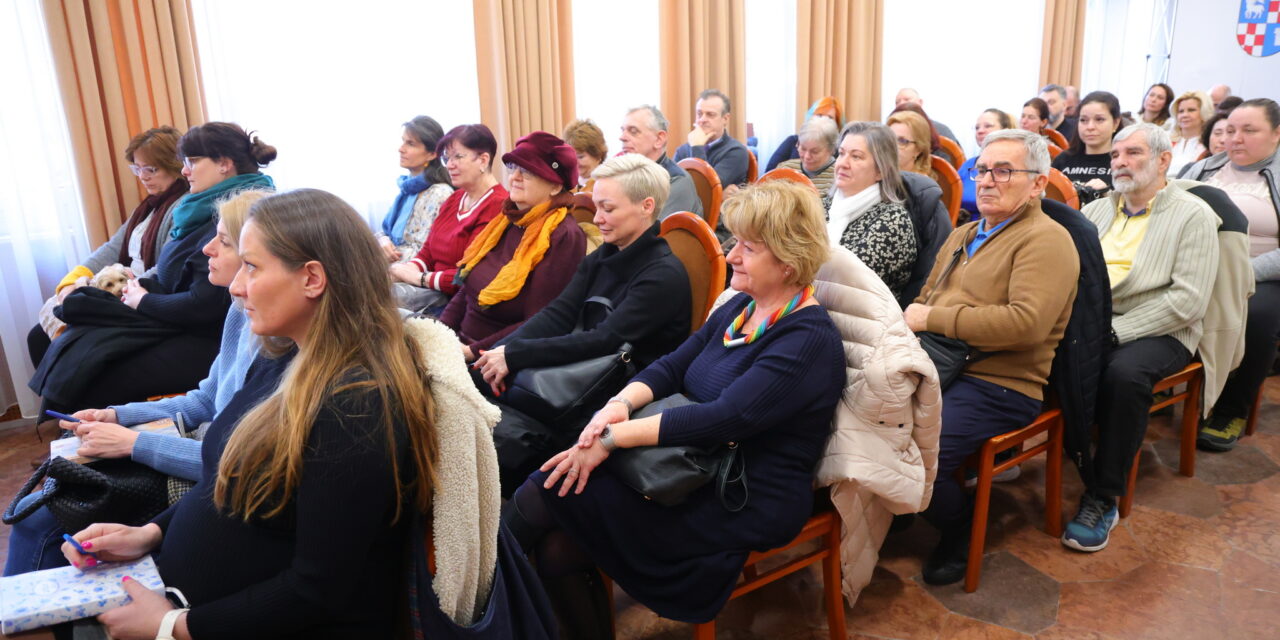 Szociálpolitikai kerekasztal Dunaújvárosban